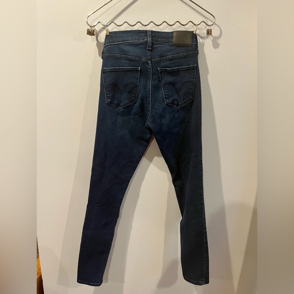 LEVI’S Women’s 311 Shaping Skinny Dark Wash Jeans Size 27 Regular Dark Indigo - Picture 2 of 5